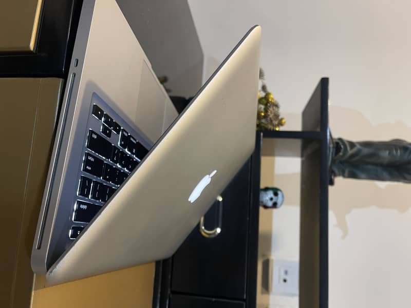 MacBook Pro i5 13-inch (Mid-2012)  in Perfect Condition 5