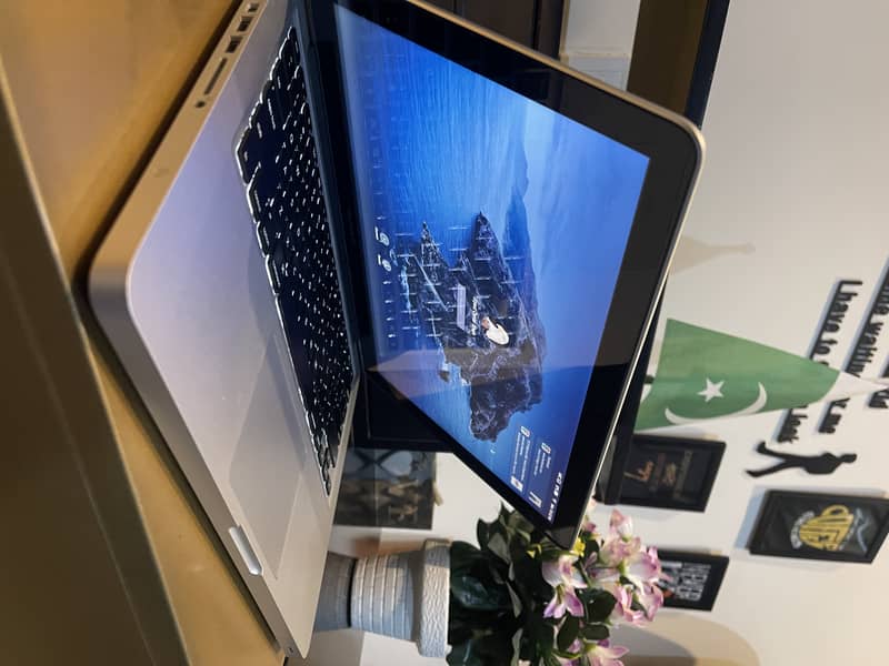 MacBook Pro i5 13-inch (Mid-2012)  in Perfect Condition 6