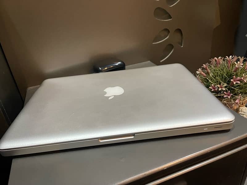 MacBook Pro i5 13-inch (Mid-2012)  in Perfect Condition 8