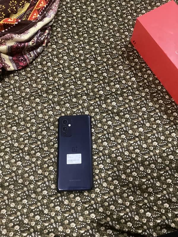 oneplus 9 10/10 condition with box and sim working from 1 year 6/128 3