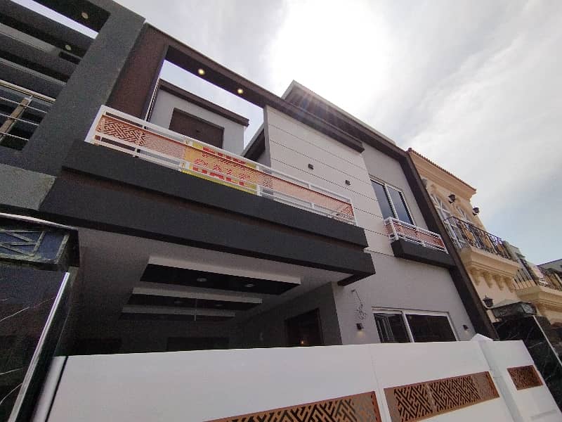 5 Marla Brand New Villa Available for Sale 2