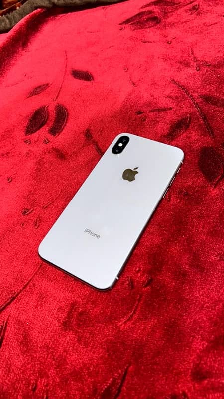 iphone X 256Gb. . 72 Bettry health. . in service. . white colour 0