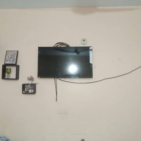 smart led tv chanhungruba good condition 40inch 0