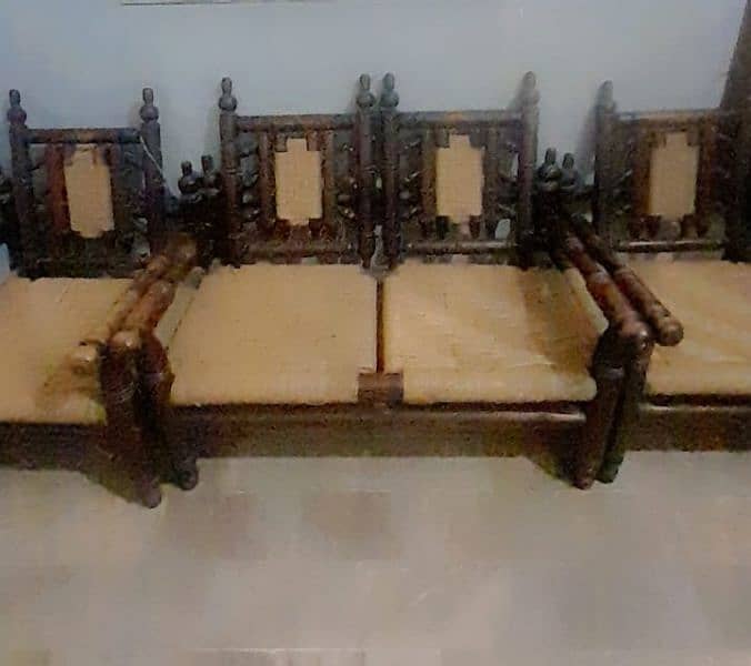 4th seater sofa set good condition 0