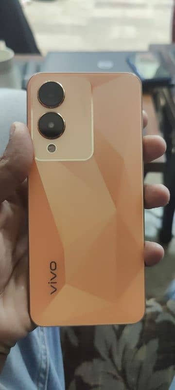 vivo y17s 4/128 gb 3