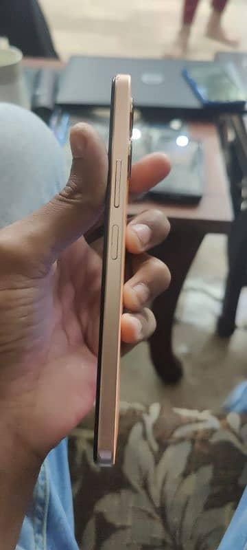 vivo y17s 4/128 gb 4