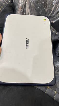 ASUS Chromebook 2/16 Mint condition !!