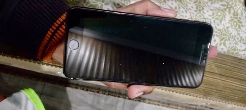 IPHONE 7PLUS 128 GB PTA APPROVED URGENT SALE 3