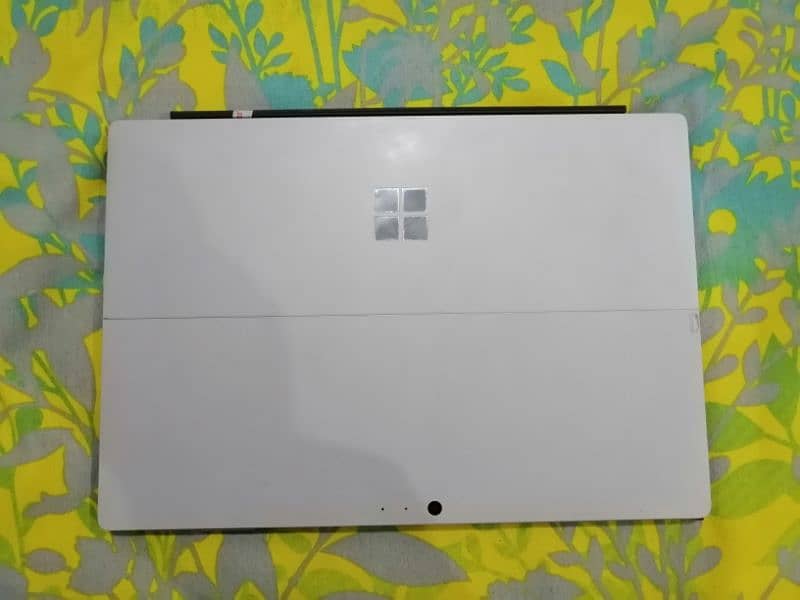 Laptop Microsoft Surface pro 4 i5 6th generation 4GB Ram 128GB SSD 2