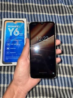 Huawei y 6 prime 32GB with box panel change wattsapp: 03070405686