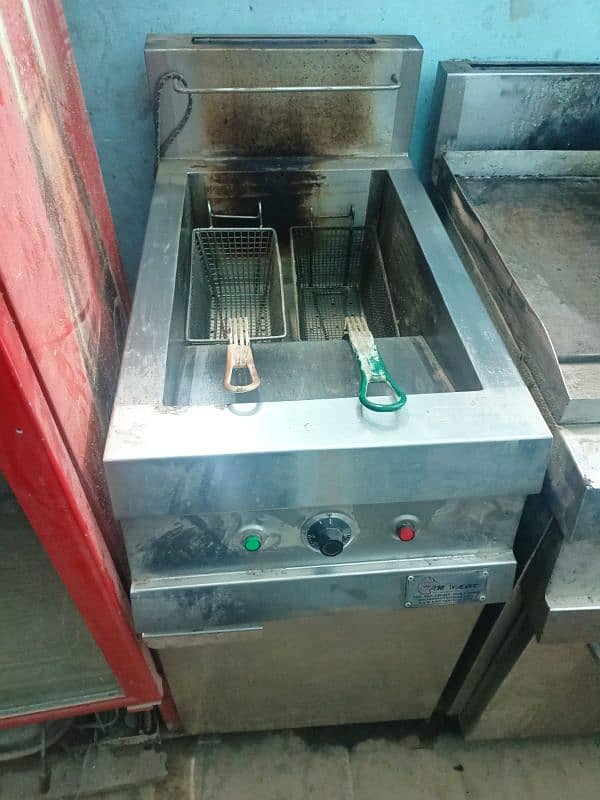 Oven, Fryer, Hot Plate, Dow Mixer, Gas Cylinder 13 Kg 3