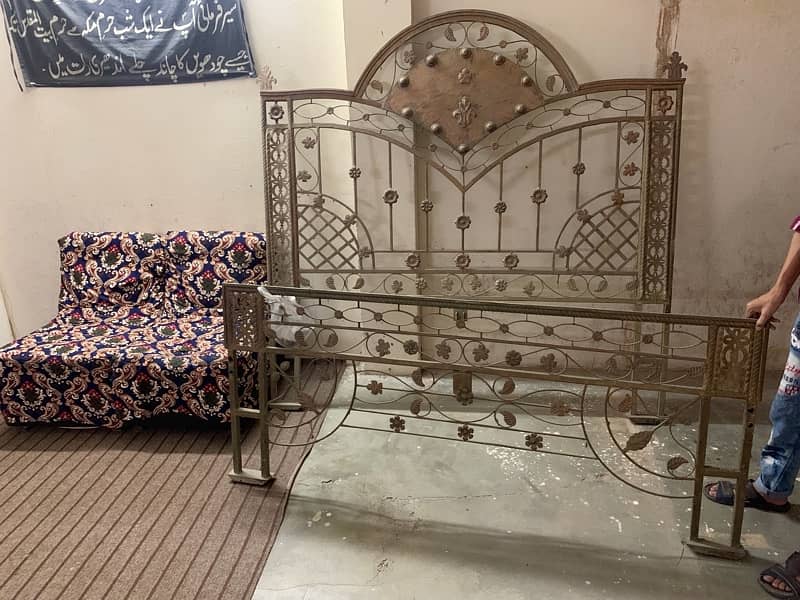 iron bed king size 0