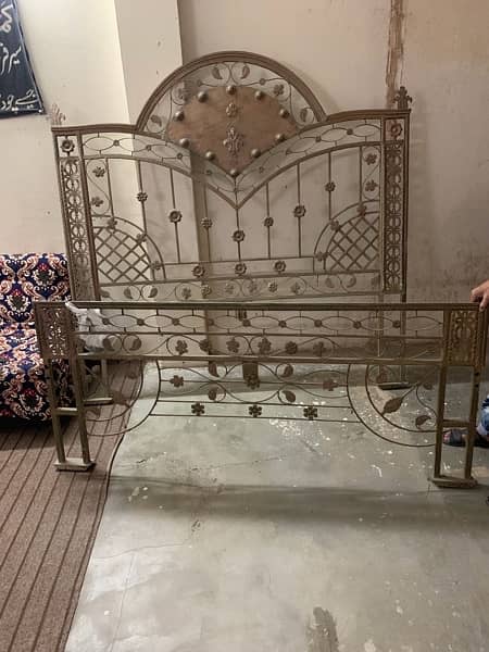 iron bed king size 1