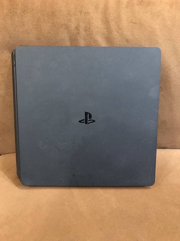 PS4 Slim 1TB, 2 Original Controller, 5 Games Included 3