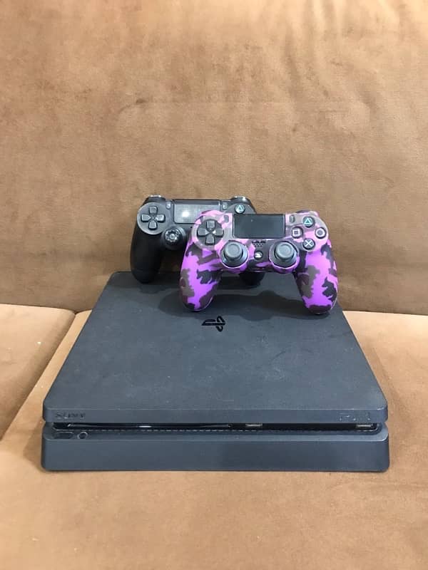 PS4 Slim 1TB, 2 Original Controller, 5 Games Included 5