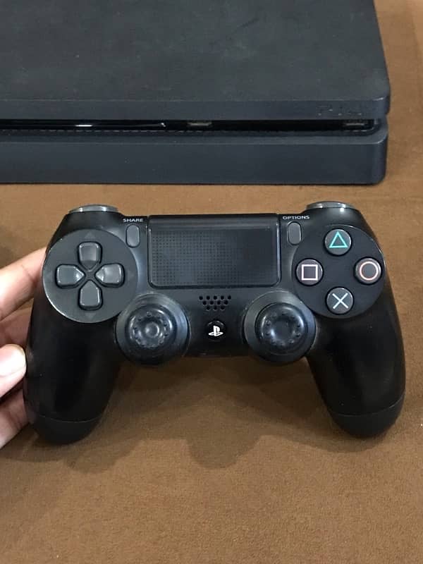 PS4 Slim 1TB, 2 Original Controller, 5 Games Included 7