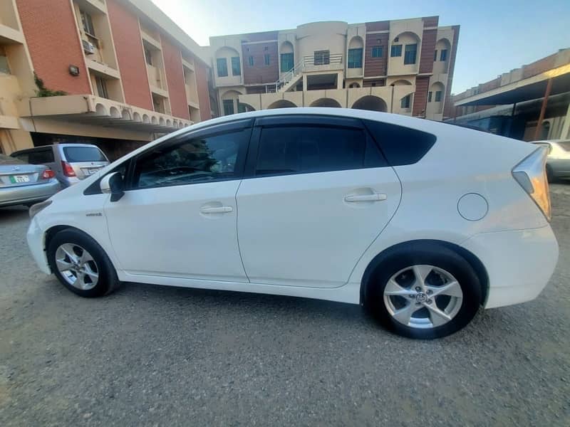 Toyota Prius 2012 4