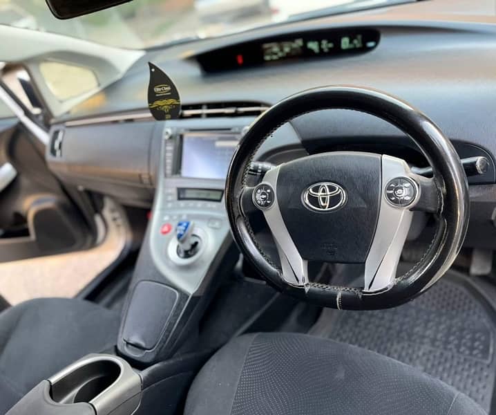 Toyota Prius 2012 6