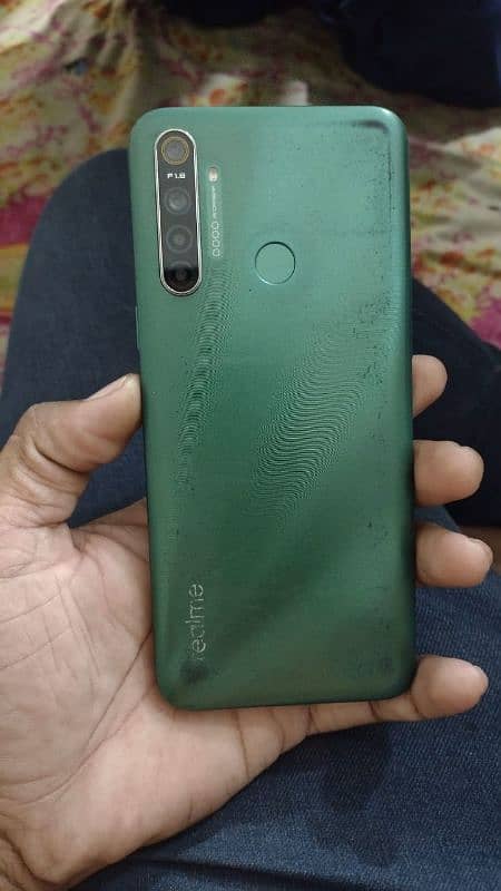 realme 5i 4/64 0