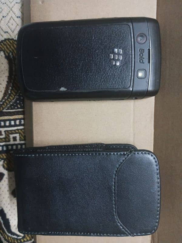 Black berry bold 1