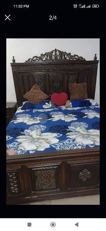 double bed with 2side tables and dressing 2