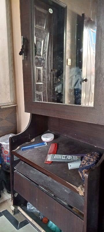 dressing table with mirror 1