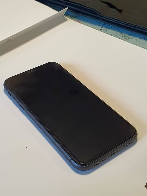 iPhone 11 256Gb ( Sim Working ) 2