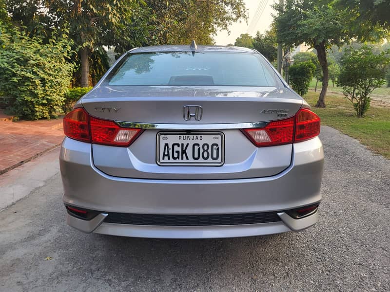 honda city aspire cvt 1.5 golden 2 digit reg no 0