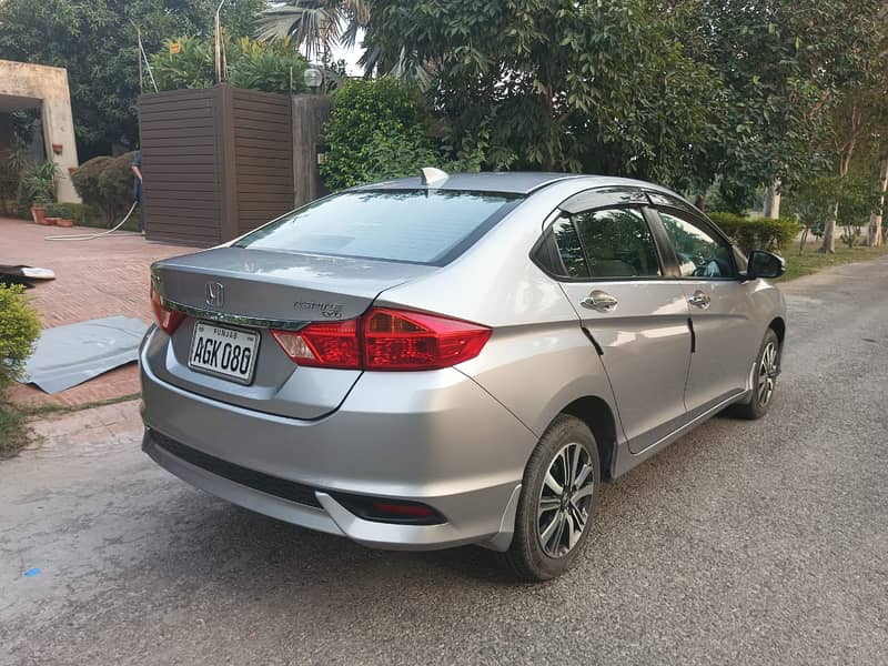 honda city aspire cvt 1.5 golden 2 digit reg no 12