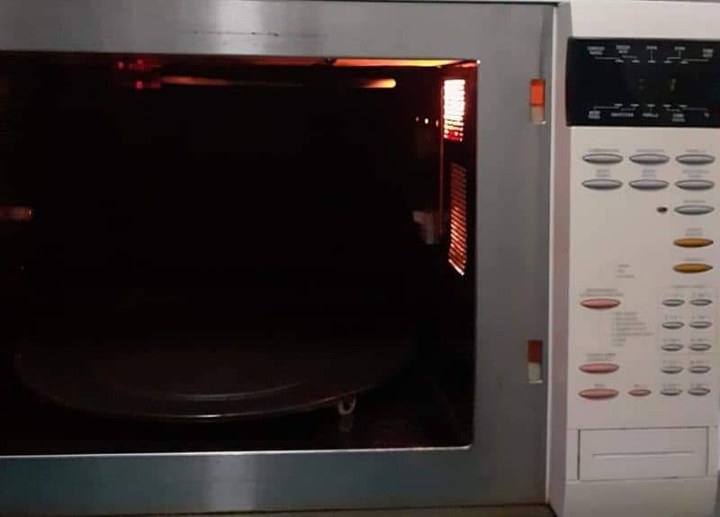 Gold Star digital korean microwave, convection & grill oven 2