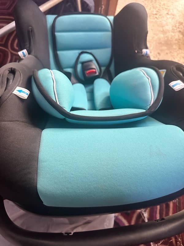 Baby Cot plus Car Seat 1