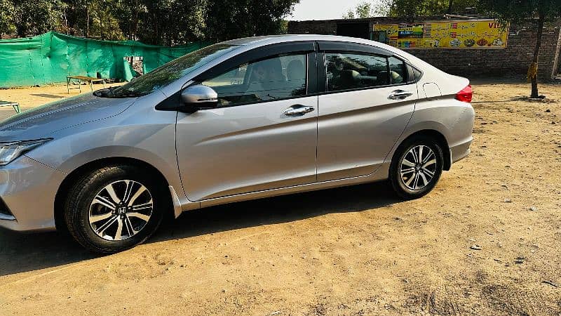 Honda City 1.5 aspire full option 10