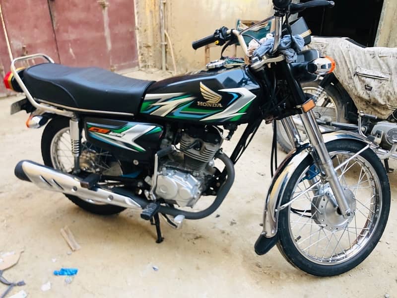 Honda 125 2023 month 5 karak gari h bilkul All parts genuine 7