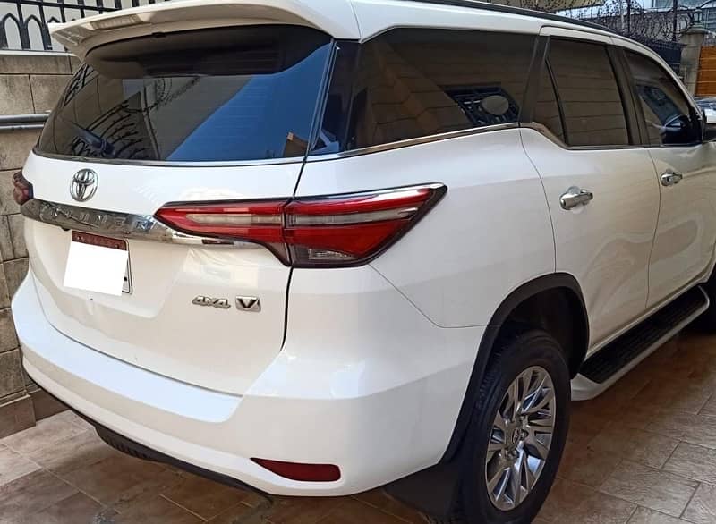 Toyota Fortuner V 2021 1