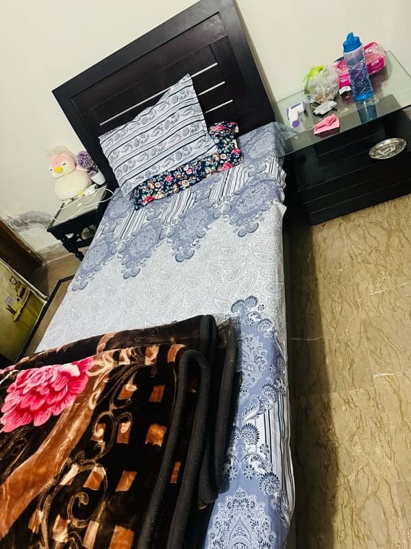 Single bed with mattress for sale 0