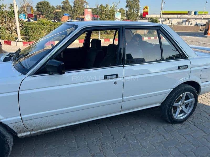 Nissan Sunny 1988 5