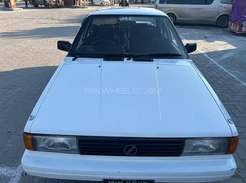 Nissan Sunny 1988 7