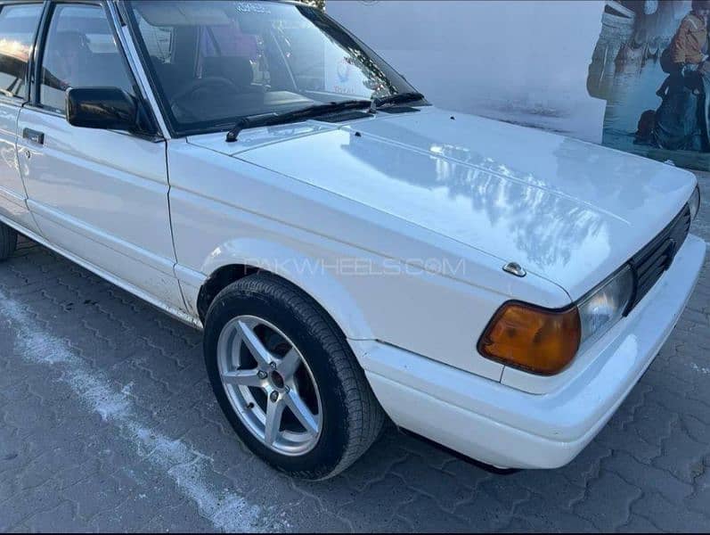 Nissan Sunny 1988 11