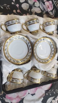 Tea set with Saucers