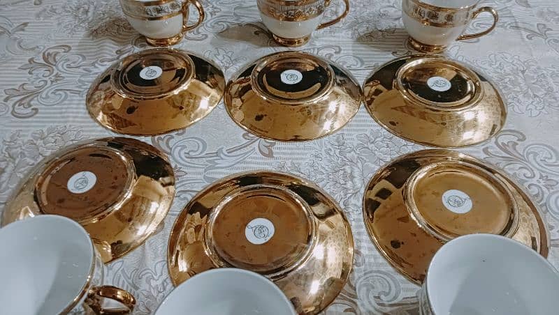 Tea set with Saucers 2