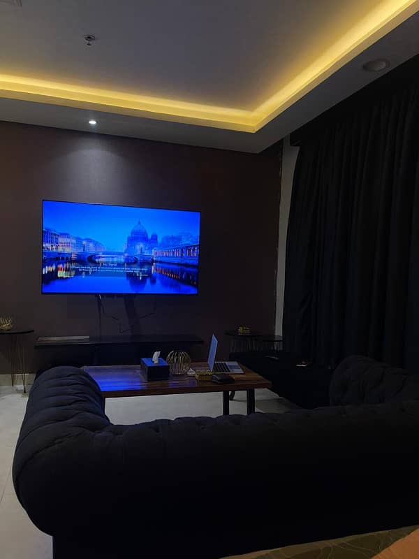 Luxurious One bed Room Apartment Gold Crest Mall 2