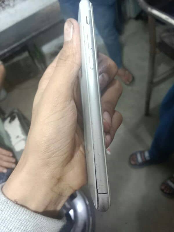 I phone 8 64gb PTA Prowf panel Chang batre 100 halat all ok 0