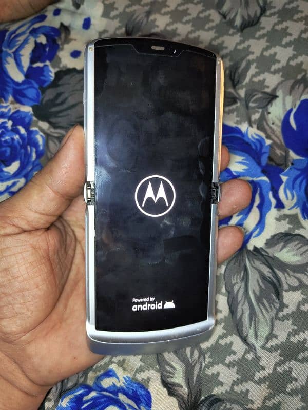 Moto Razr 2020 8gb 256 gb official approved 3