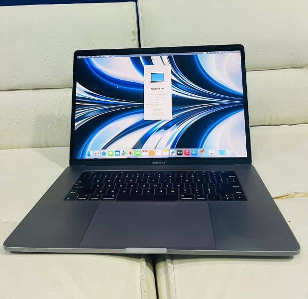 MacBook Pro 2017 15 Inches Intel Core i7 16GB RAM 500 SSD 0