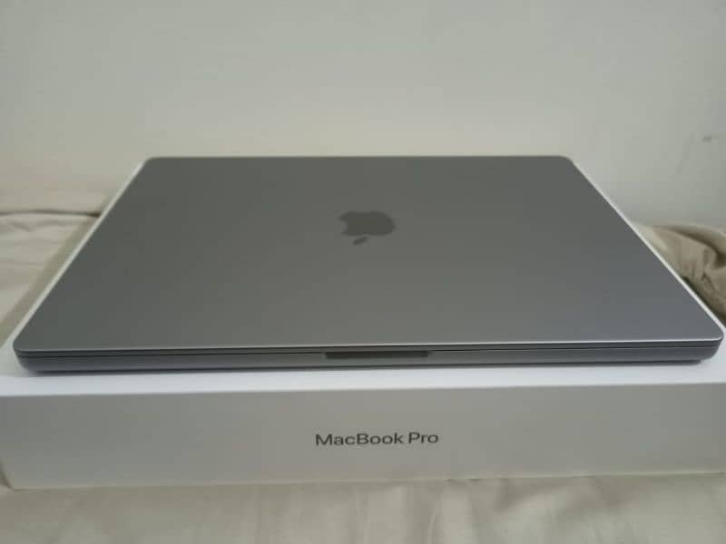 M1 macbook pro 16/512gb 1