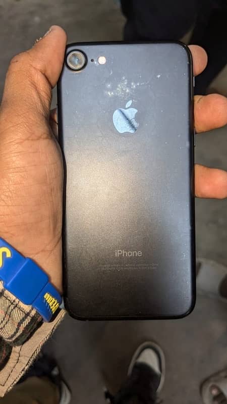 IPHONE 7 OFFICIAL APPROVED 128 GB 4