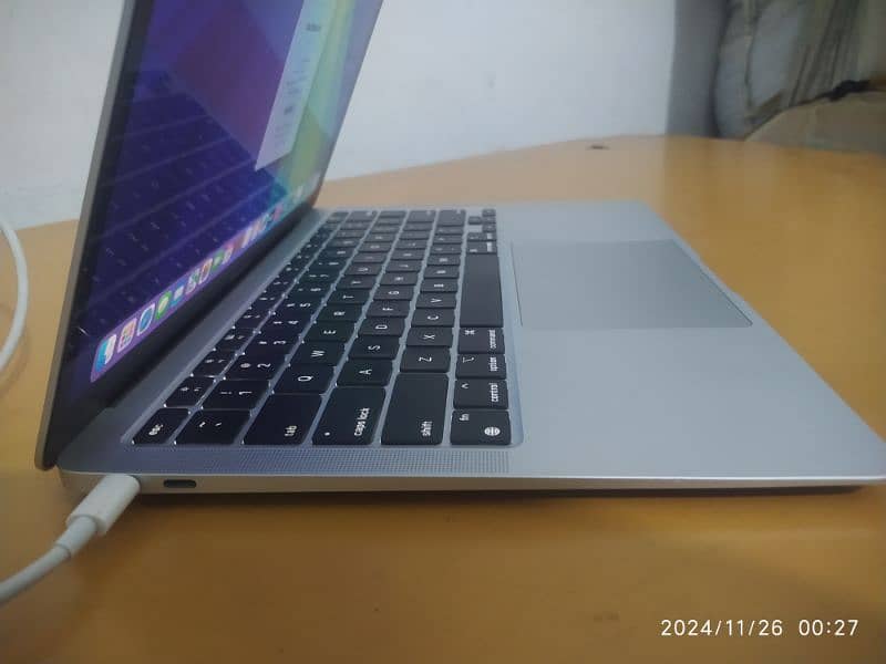 Macbook Air 2020, 8GB, 128GB, 13.3' inches Retina display 2