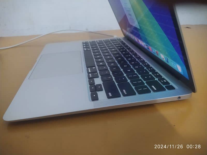 Macbook Air 2020, 8GB, 128GB, 13.3' inches Retina display 3