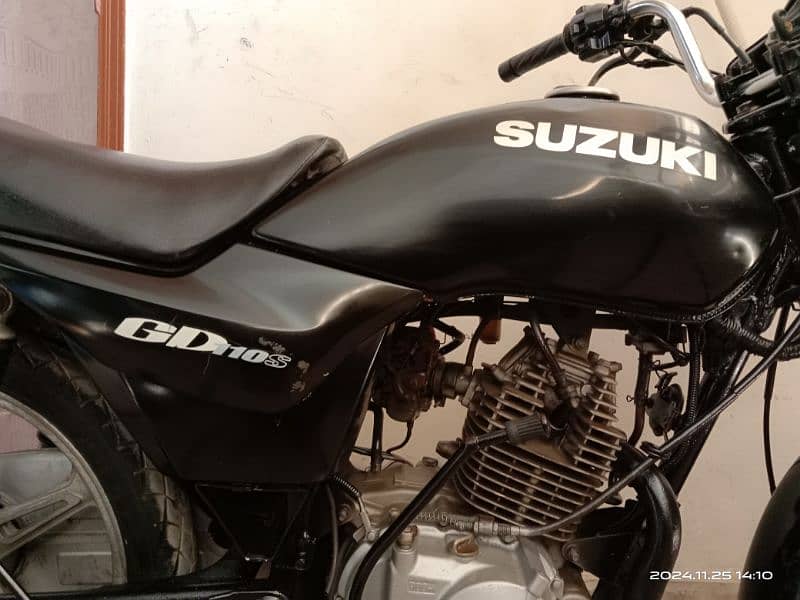 Suzuki GD 110s 4