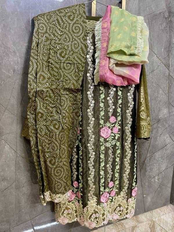 Embroidered lawn 3 pcs suit 0